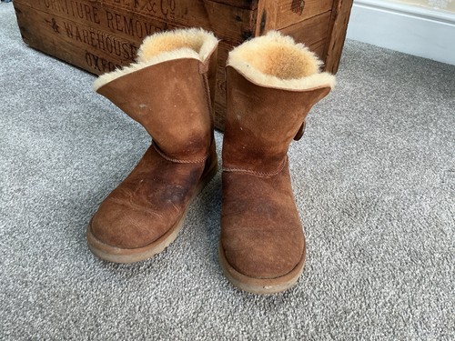 Ugg bailey button ankle boot