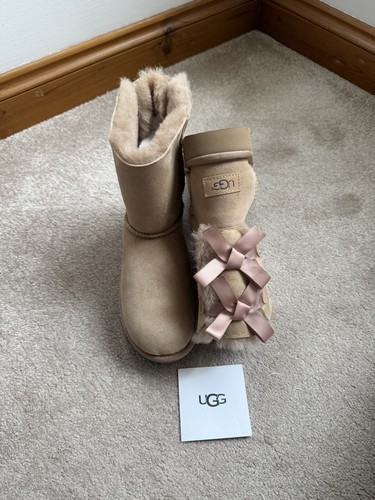 Genuine ugg boots bailey bow - ugg, w