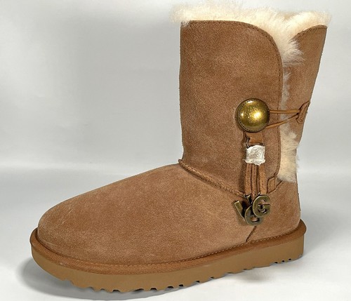 Ugg bailey button logo - ugg, charm